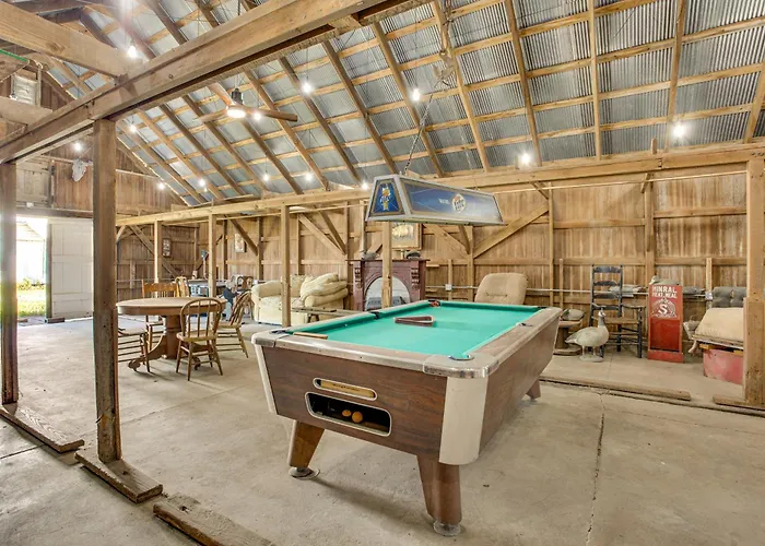 Holiday home Historic Barn/lodge And 3 - 2 Mi From Town *