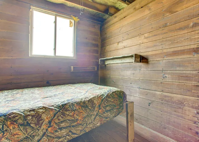 Historic Barn/lodge And 3 - 2 Mi From Town *
