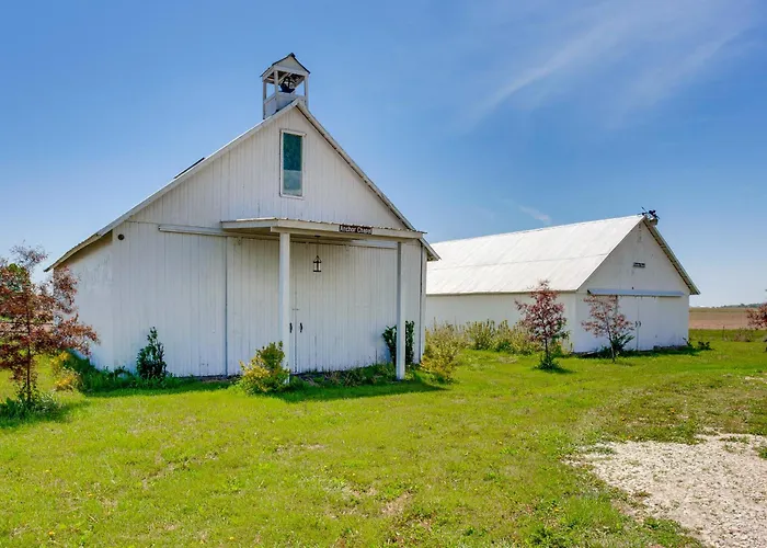 Holiday home Historic Barn/lodge And 3 - 2 Mi From Town *