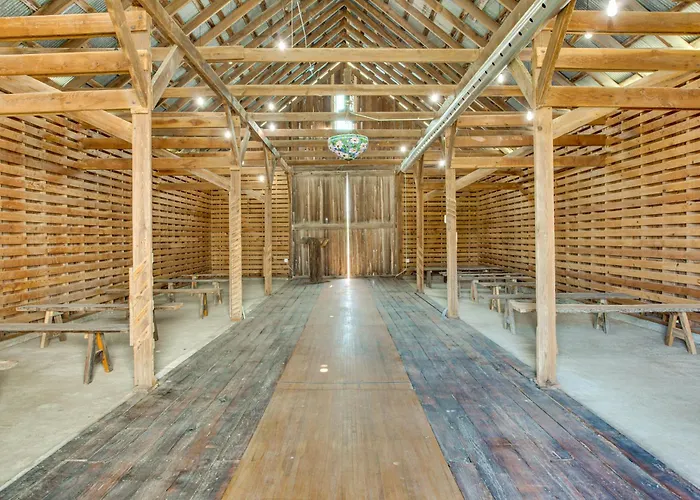 Historic Barn/lodge And 3 - 2 Mi From Town * Rushville
