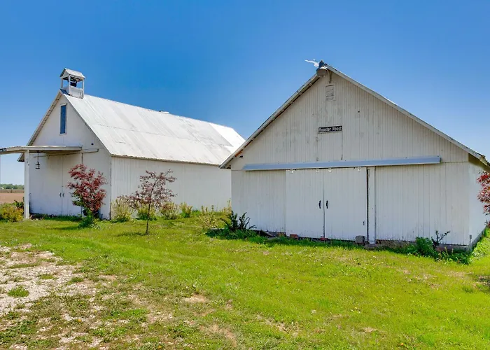 Historic Barn/lodge And 3 - 2 Mi From Town